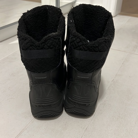 Columbia winter boot youth 6-Kids' Bugaboot™ Celsius Boot - Picture 2 of 4